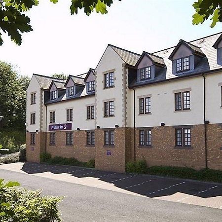 Premier Inn Glasgow Bearsden Exteriör bild